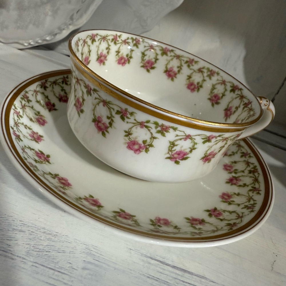 Haviland France teacup and saucer - Picture 4 of 4